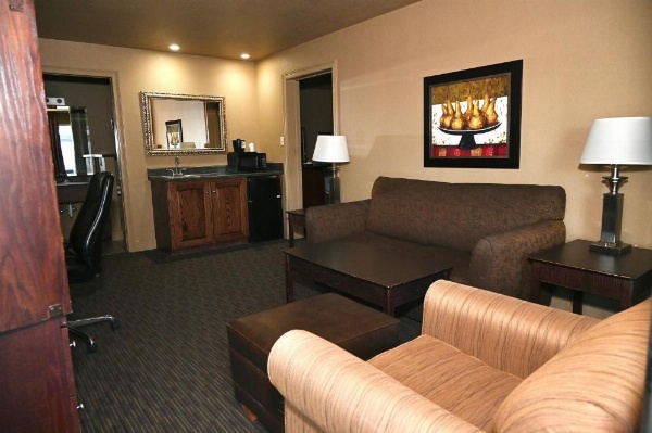 Fortune Inn & Suites image 26