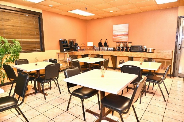 Fortune Inn & Suites image 3