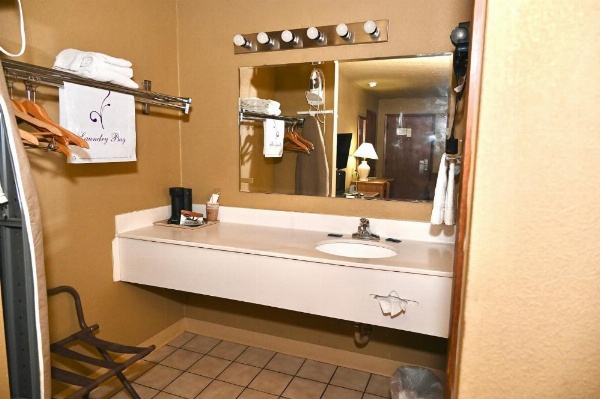 Fortune Inn & Suites image 31