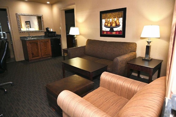 Fortune Inn & Suites image 40