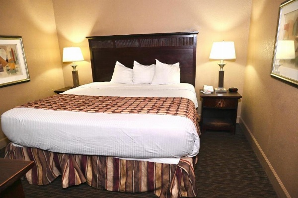 Fortune Inn & Suites image 42