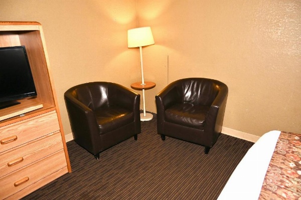 Fortune Inn & Suites image 45